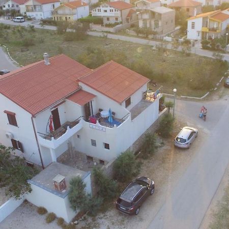 Apartments Leon Ražanac Exterior foto