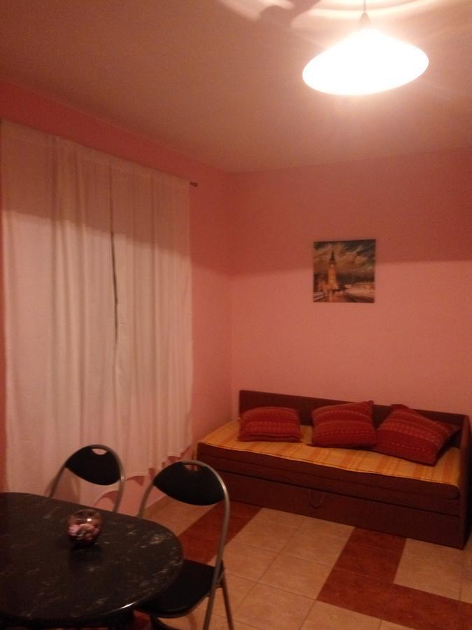 Apartments Leon Ražanac Exterior foto